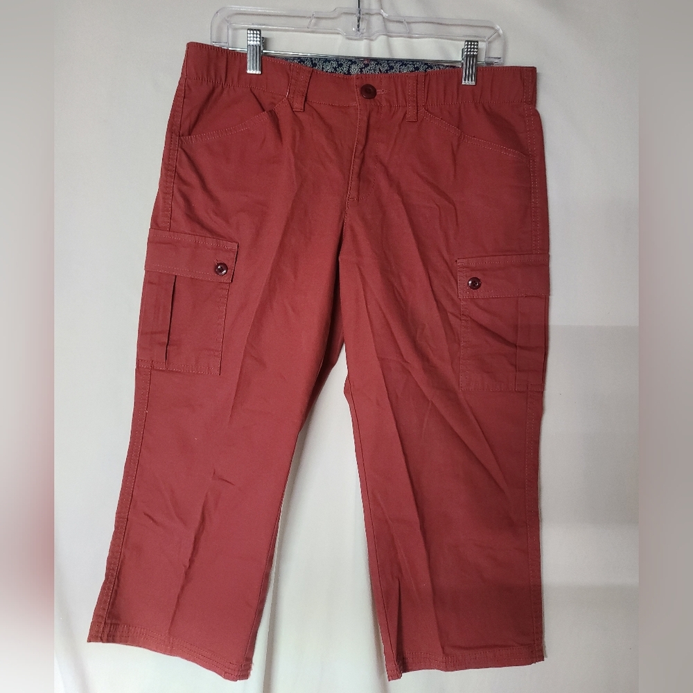 Docker SZ 8 Dark Red Cargo Capris